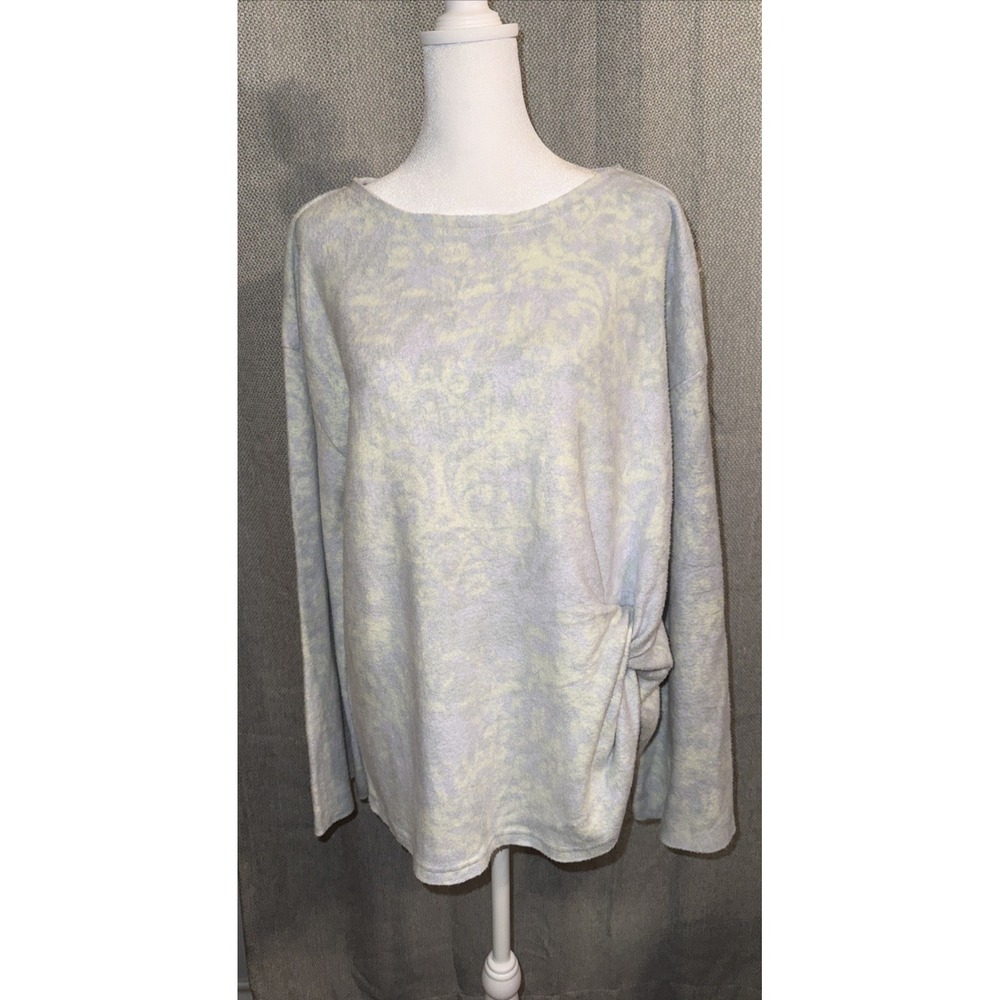 Out from Under Urban Outfitters Fuzzy Sweater Size Medium Oversized Floral Cozy